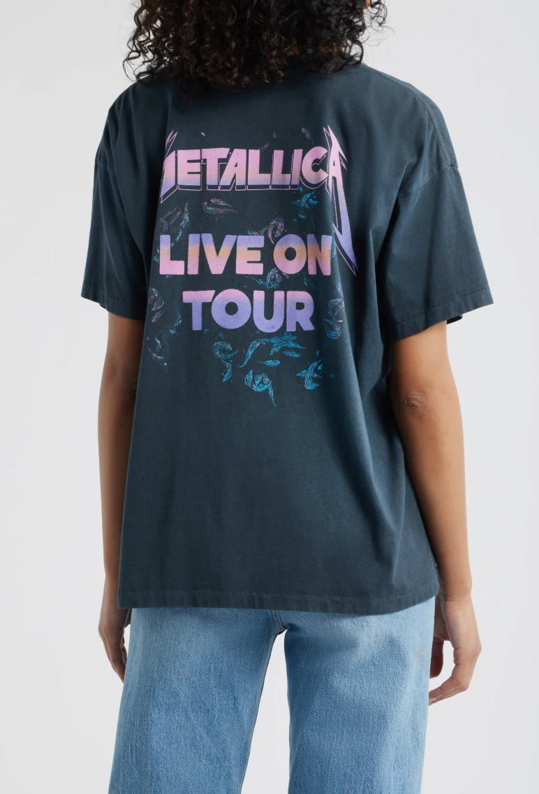 metallica live on tour merch tee